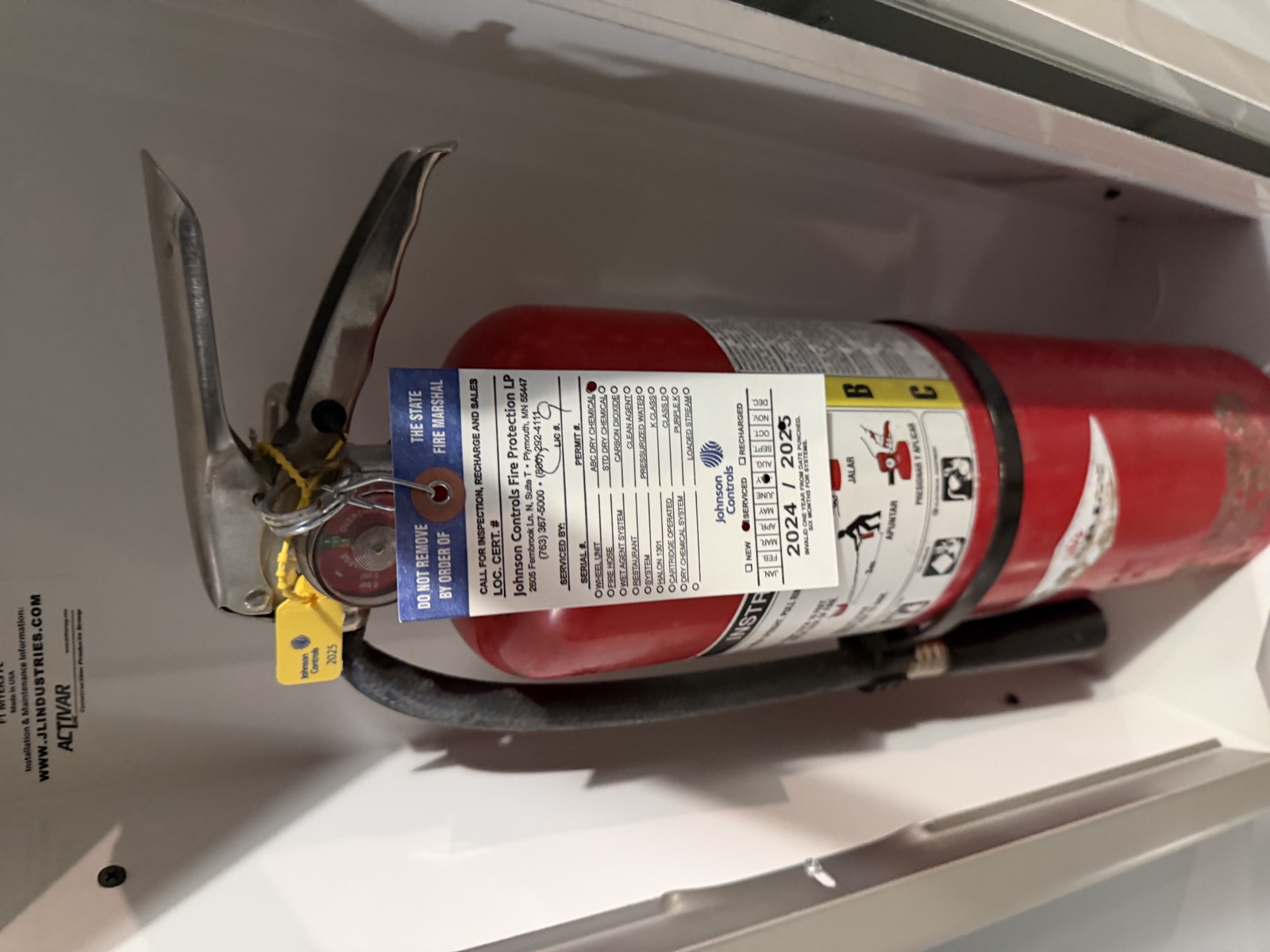 Floor 4 - Extinguisher - 1